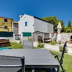 Mikulin Family Апартаменты